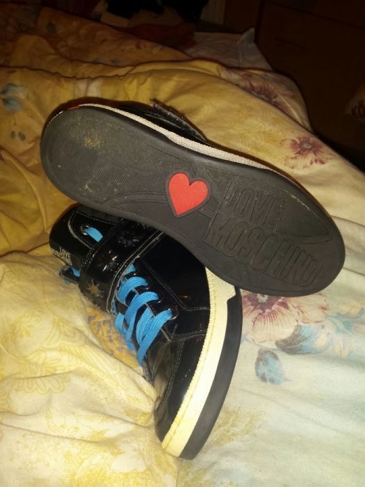 Sneakersi Love Moschino
