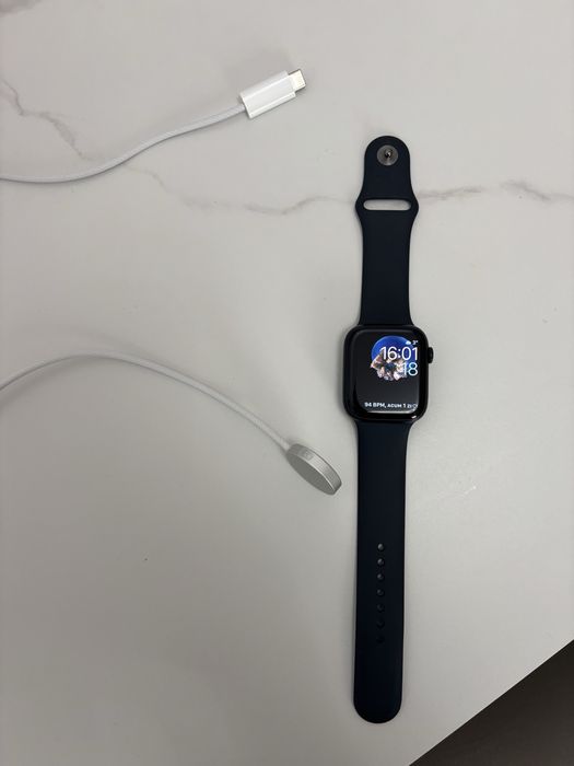 Ceas apple 9, este ca nou! 1200 ron