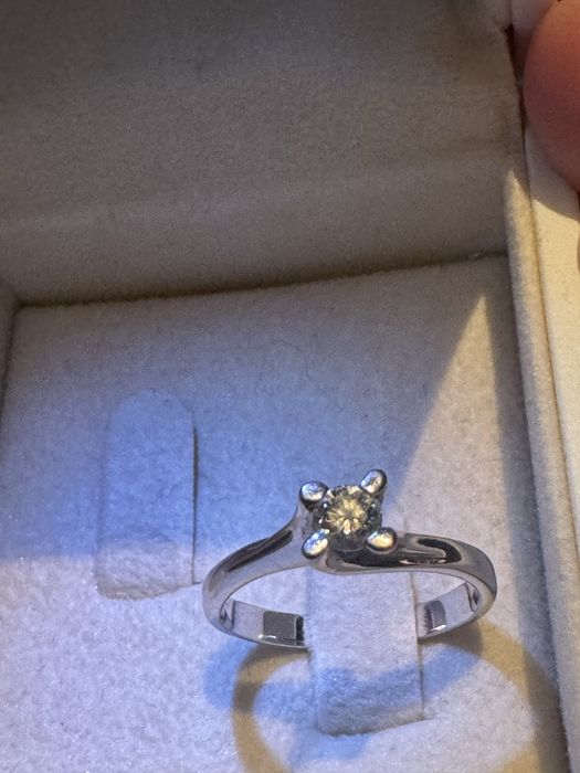 Vand inel din aur 18 k diamant