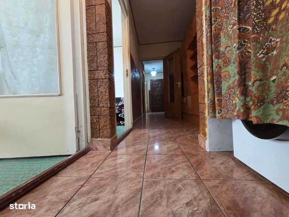 Apartament 3 camere, --Zona Anaf,--- Etaj.2/4