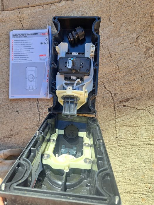 Priza industriala SCAME 504.1683-16A IP66  2P+E. ATEX