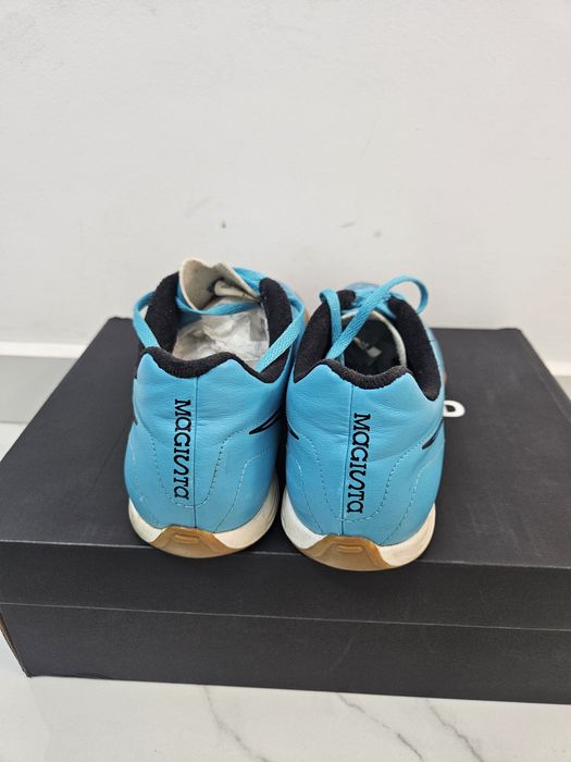 Ghete / Adidași fotbal sală Nike mărimea 40 - Impecabili