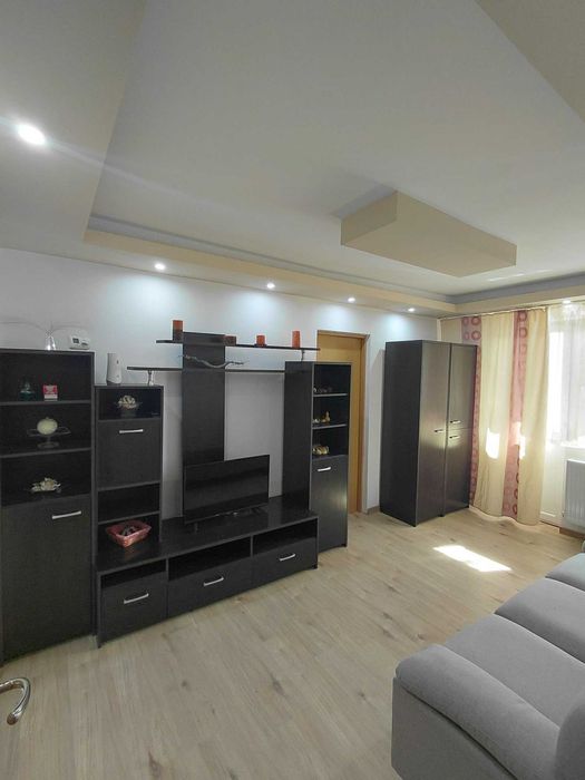 Inchiriez apartament 2 camere zona Vlaicu - Fortuna
