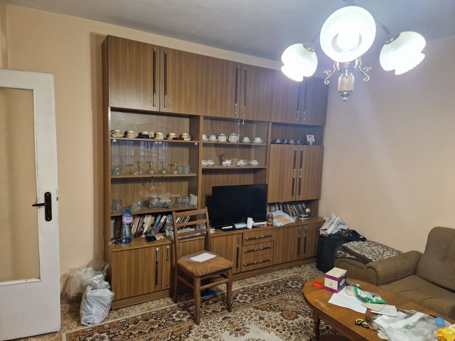 Продавам тристаен апартамент в  Асеновград  !