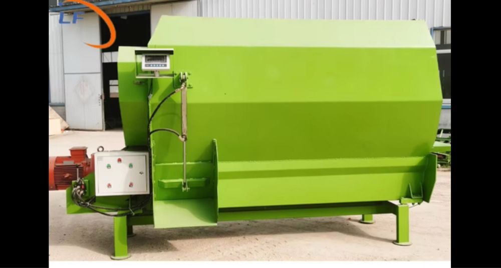 Продаю горизонтольный кормосмеситель