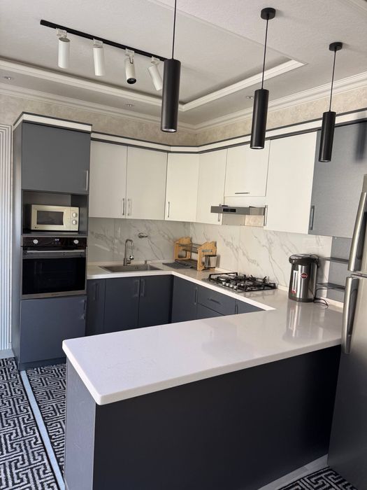 Продается кухонный мебель