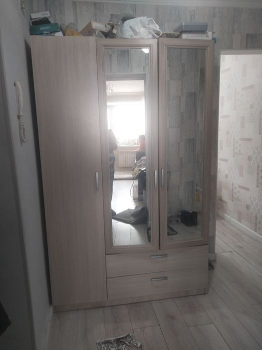 Продам шкаф  3х дверный