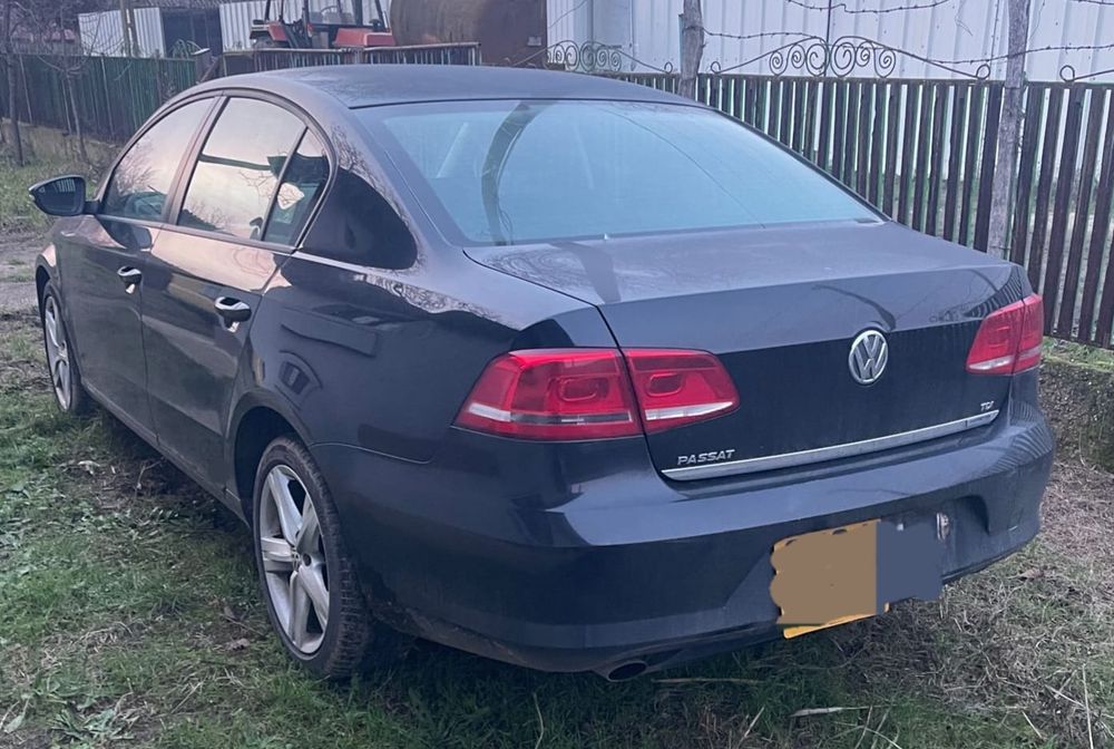 Dezmembrez vw passat b7