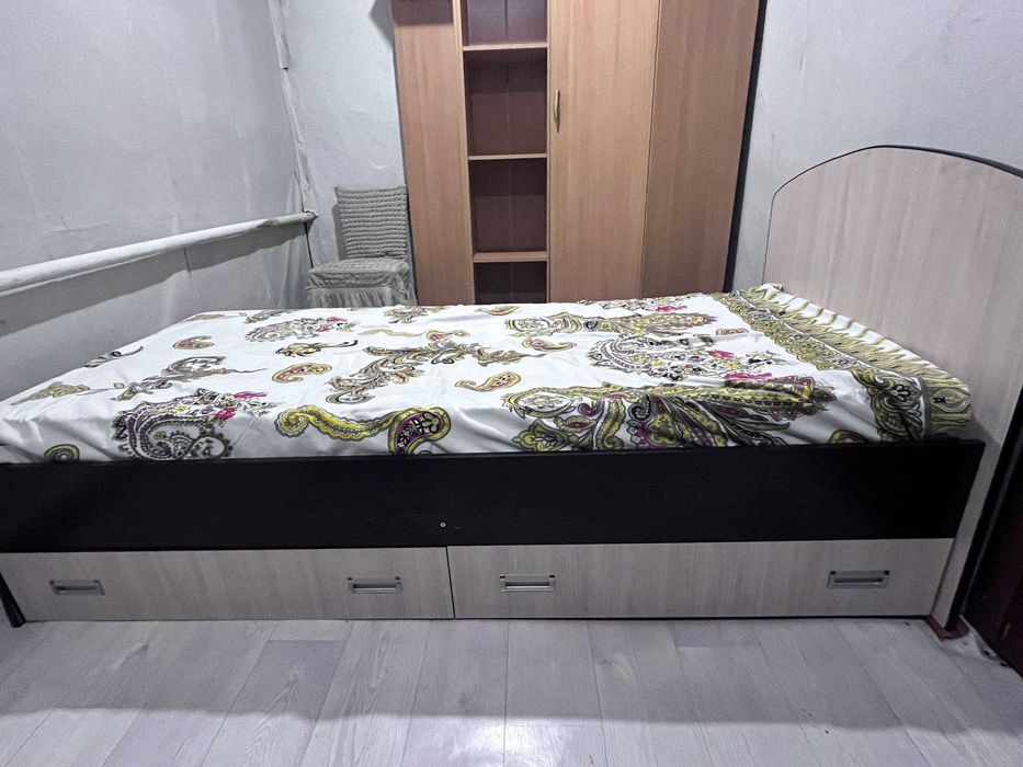 Продам Кровать односпальную