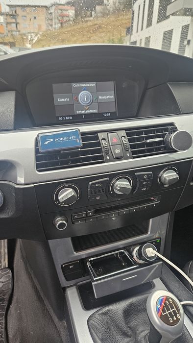 Vând Bmw E60 520d 2009