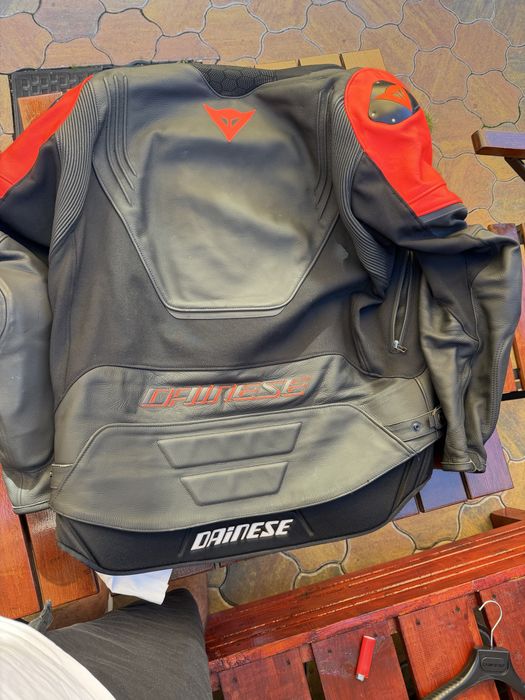 Geacă moto piele Dainese Racing 5 - Negru/Roșu Fluo, Mărimea 60 + Protecție Spate Nivel 2