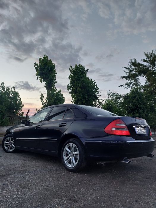 Mercedes E Class 2.6i Manual  2005