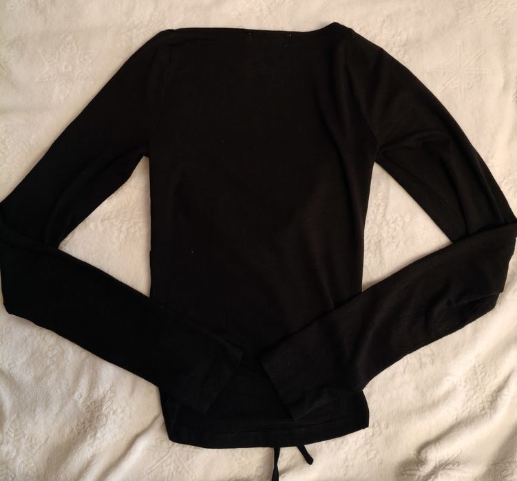 Черен топ с дълъг ръкав