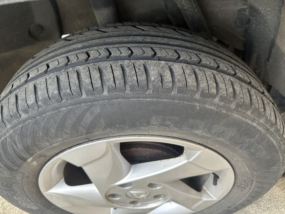Roti aliaj cu anvelope 2024 r16 dacia duster