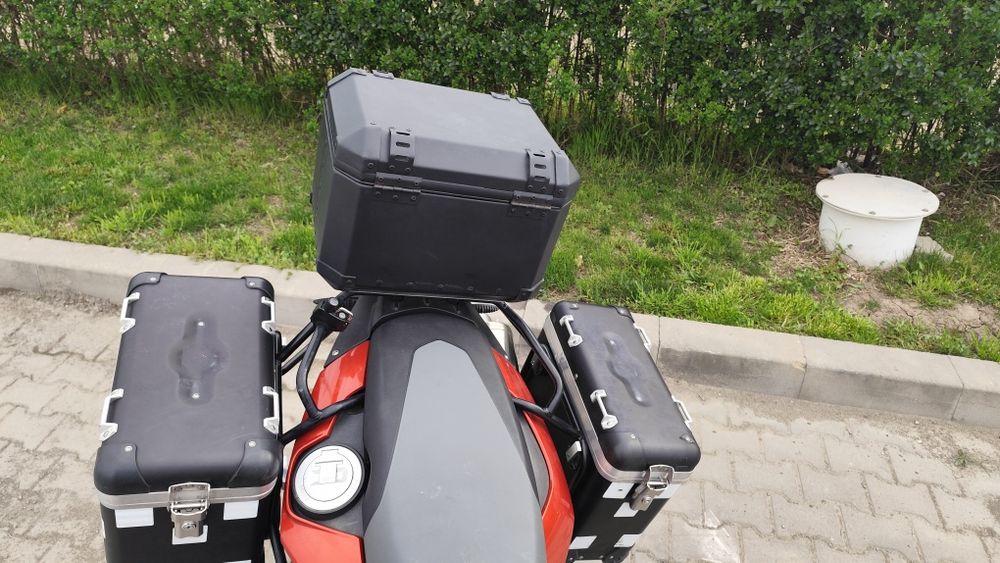 BMW 800 cmc, cauta Rider
