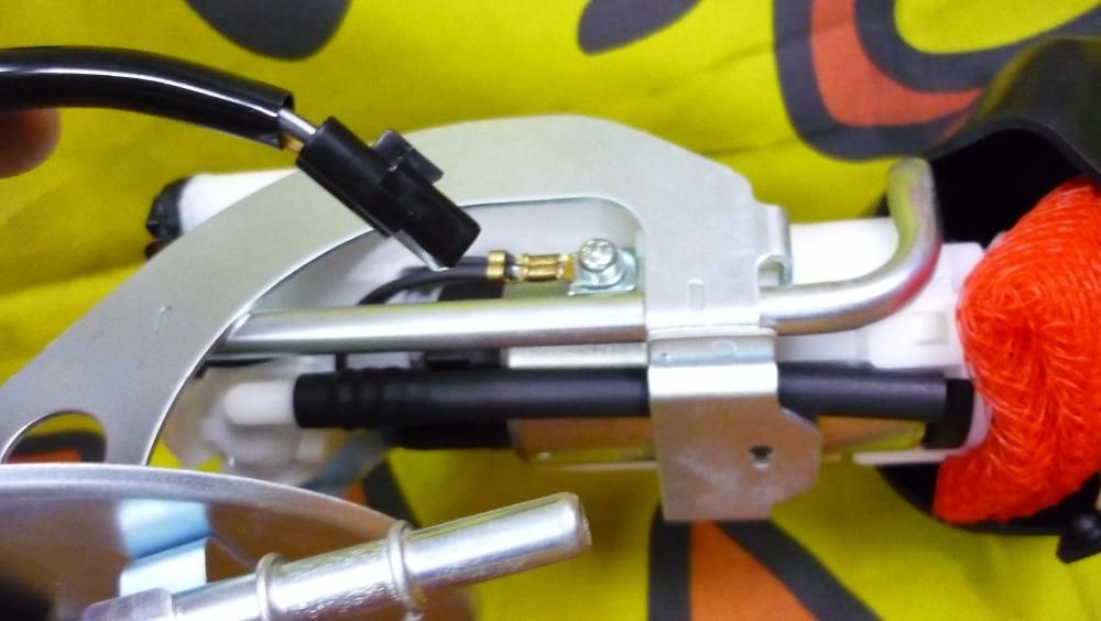 продавам бензинова помпа за хонда цбр 600 ,африка 750 Трансалп и други