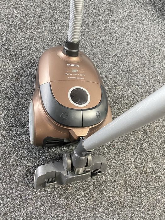 Прахосмукачка Philips Performer Active