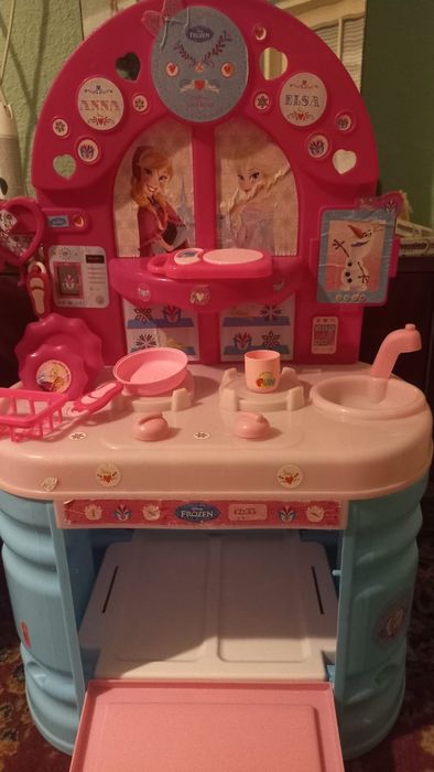 Bucătărie fetițe cu Anna și Elsa