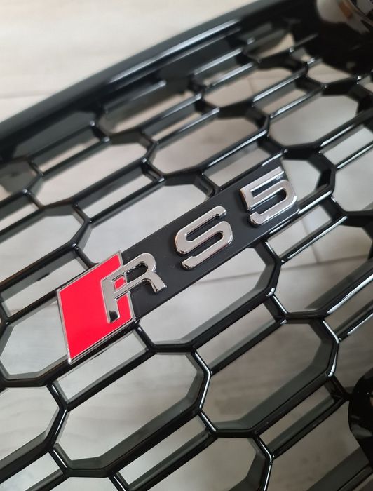 Grila-RS5-Look-Fagure-Sigla-Logo-Stema-Emblema-Audi-A5-B9-2017-2018-2019-Neagra-Lucios-Calitate-Superioara-Poze-Reale-Noua