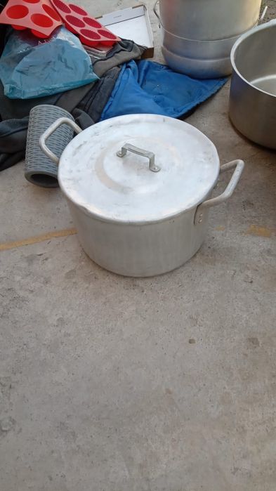 Продам Б/у кастрюли все за 20000тг