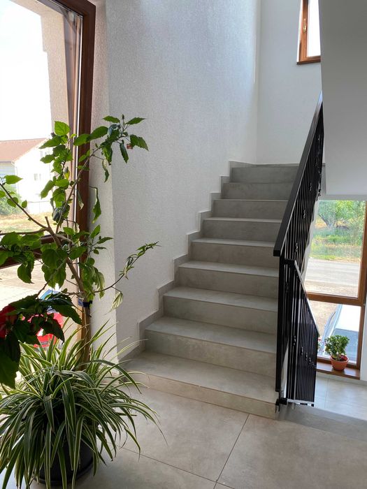 Ofer spre inchiriere apartament 2 cam, Dumbravita, Str. Mures, et. 1, decomandat, balcon mare, zona linistita, langa Profi, disponibil in 15.11.26