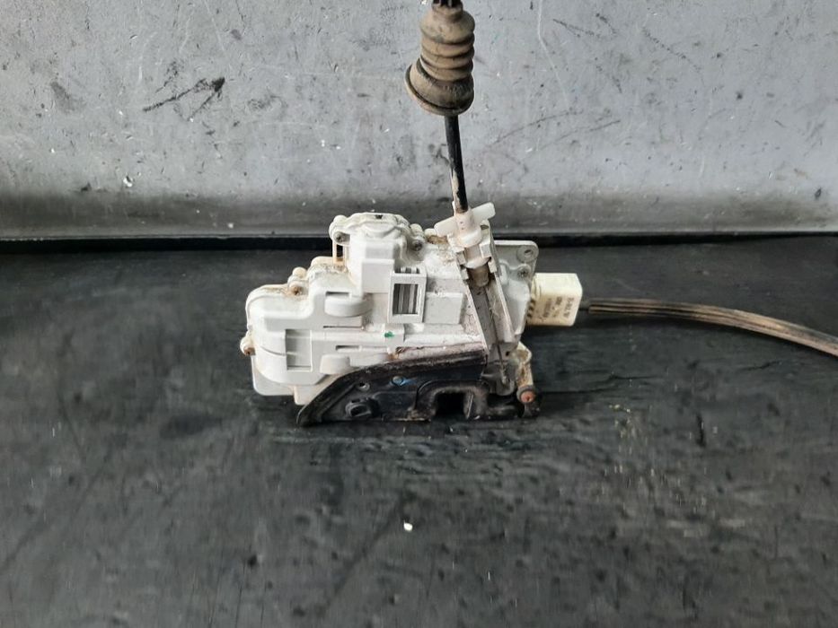 Broasca usa stanga spate vw passat b6 3c2 3c4839