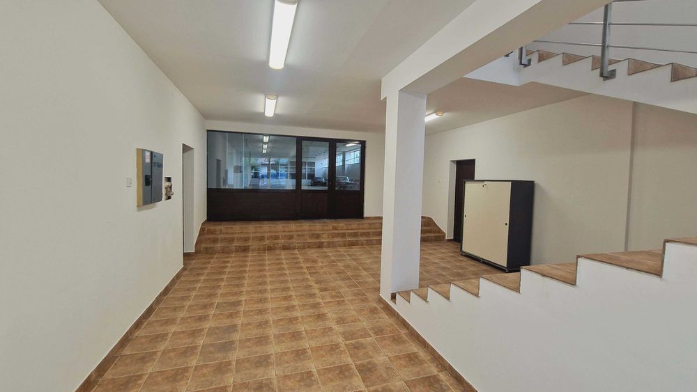 Дава се под наем Склад в Своге - 1300 кв.м за 2295 € - Снимка #1