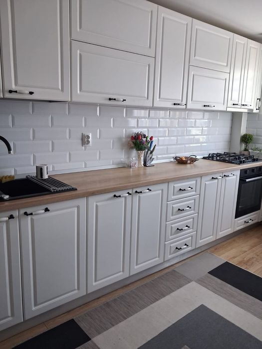 Închiriez studio militari