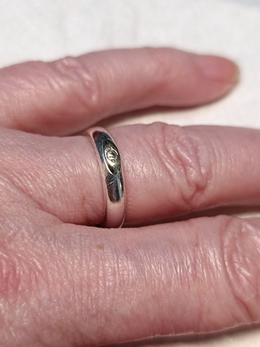 Vând 3 inele din argint și aur 14k.