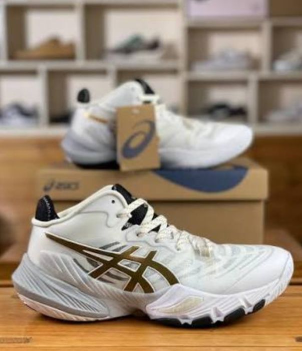 Продам Asics metarice астана