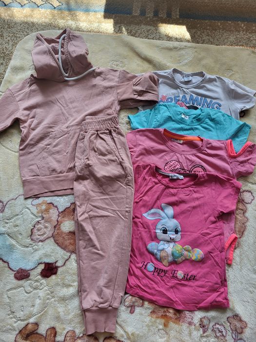 Продам детскую одежду на девочку 5-6 лет