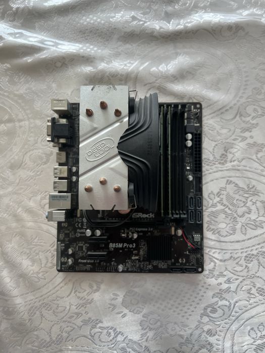 Материнская плата в сборе