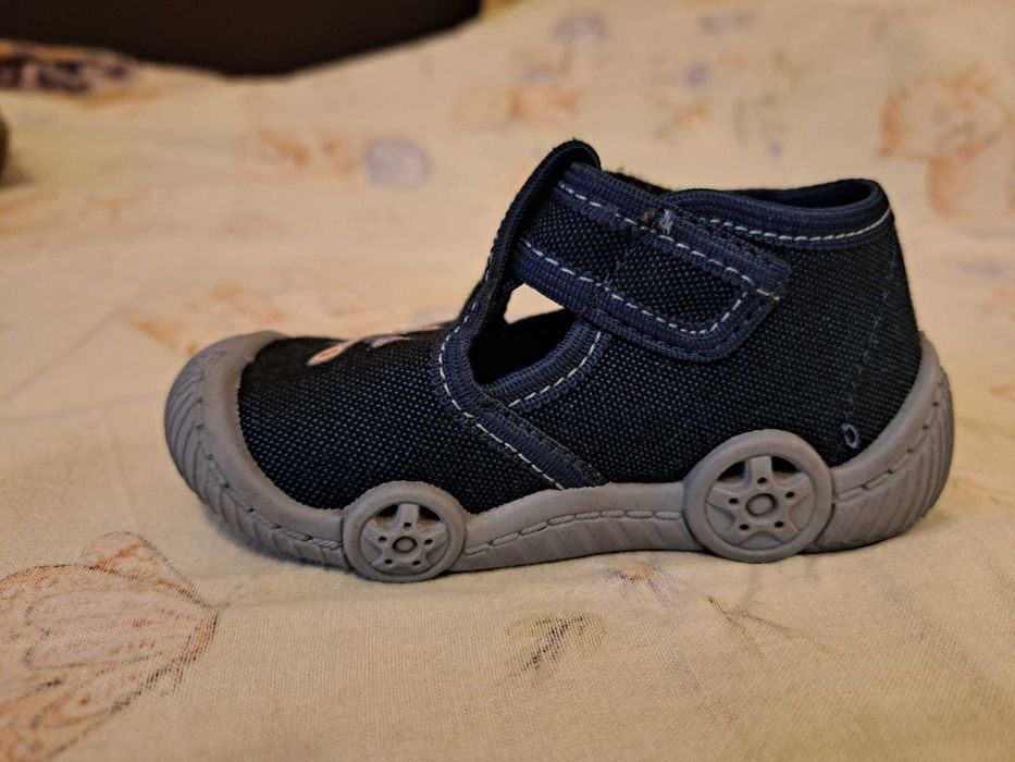 Тъмносини бебешки обувки Колев и Колев 22 номер