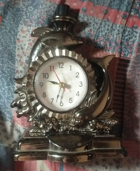 Часы разные пластик