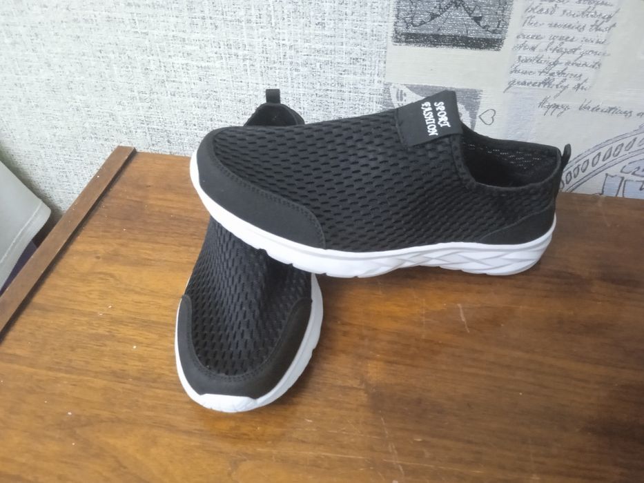 Продам 2 пары макасы ИЗИ новые.