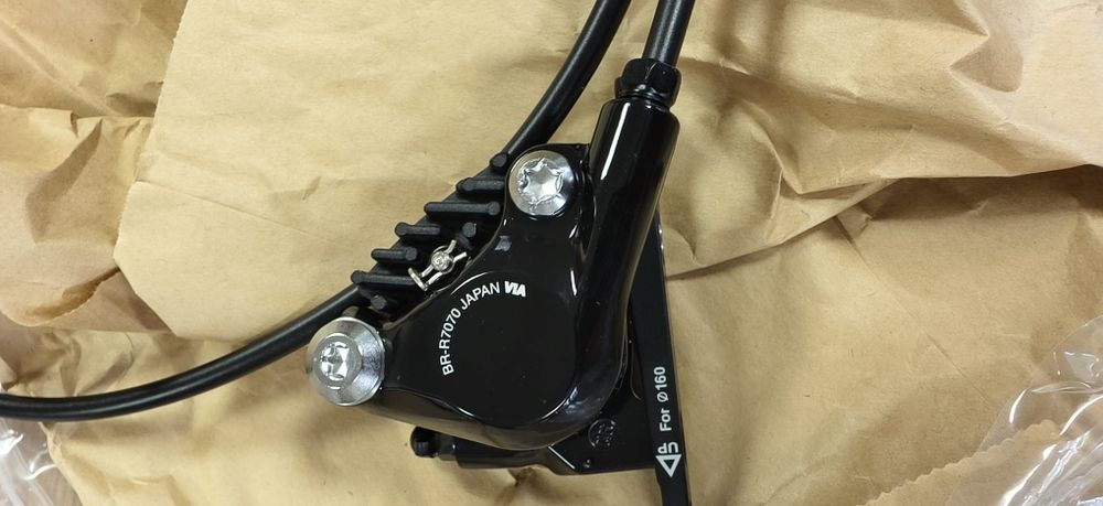 Команда Shimano Dura-Ace Di2 Shift/Brake Lever STI ST-R9180 2-/11-/12-speed