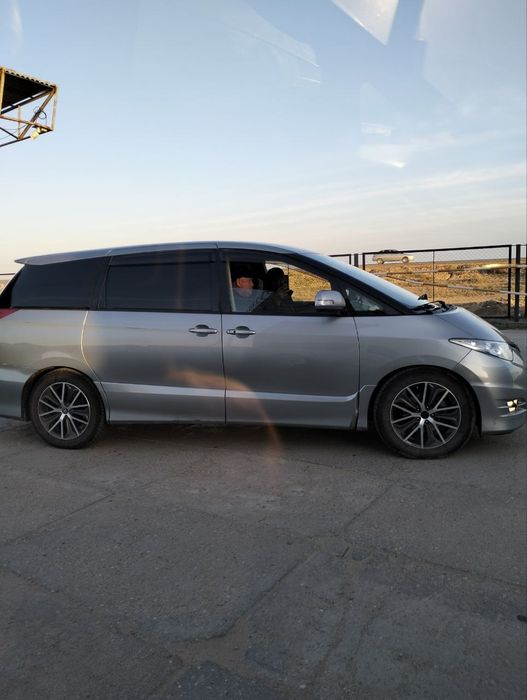 Тoyota Estima Toyota