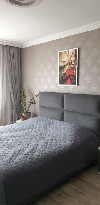 Две картины в рамках тема Венеция