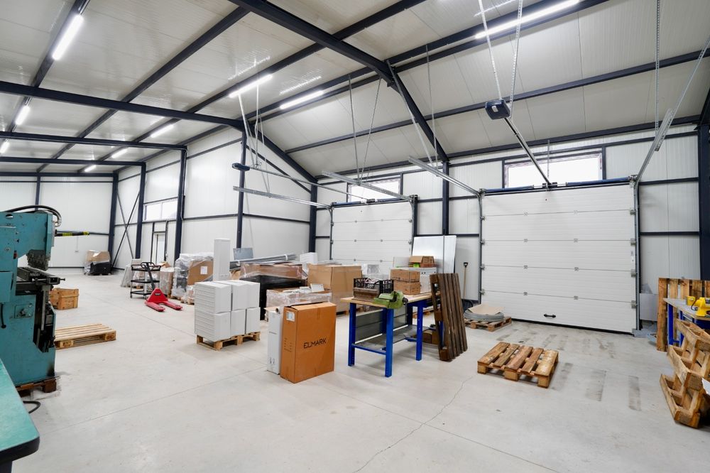 Închiriez spații comerciale zona bariera