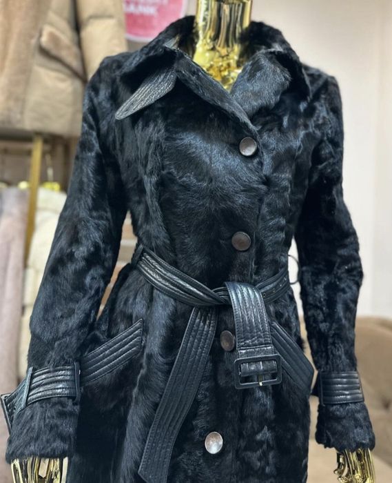 Шуба  Valentino оригинал ,мех ягненка