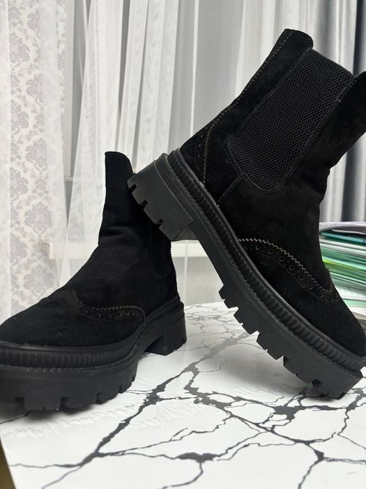 Продаю обувь женская челси