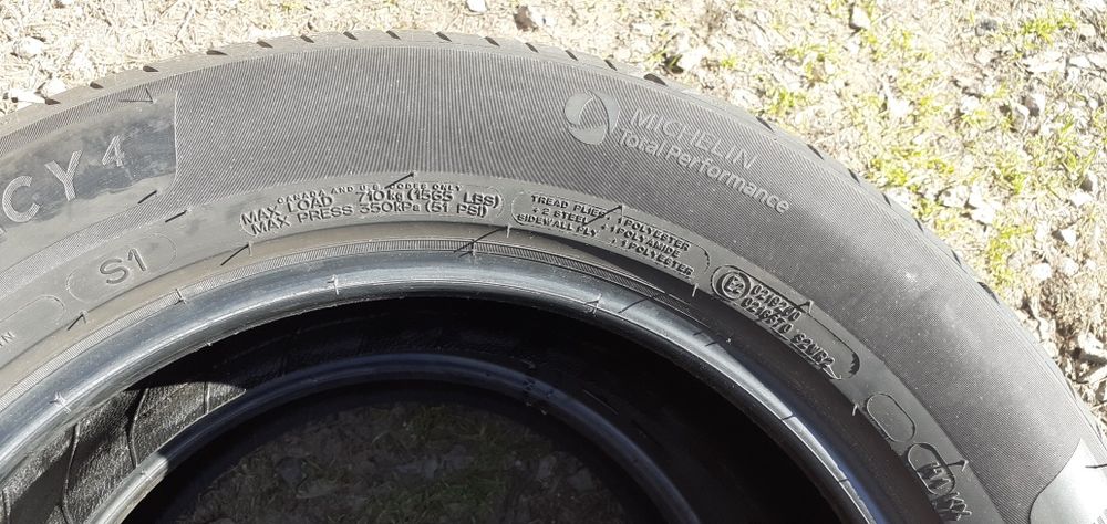 Vând 4 anvelope Michelin