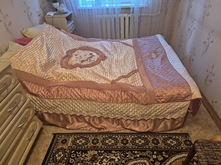 Продам спальный гарнитур