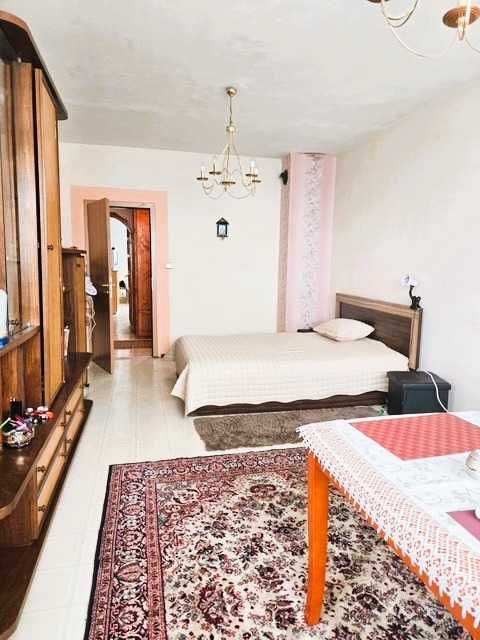 Продава се Тристаен апартамент в Бургас, Център - 92 кв.м за 1772 €/кв.м - Снимка #2