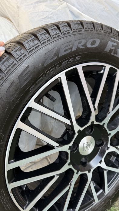 Зимние шины б/у Pirelli Ice Zero 215/55 R17