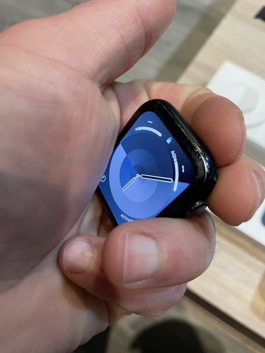 Apple Watch SE 2 44mm пълен комплект