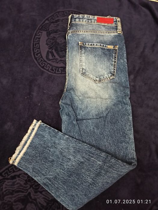 Джинсы женские Armani Exchange оригинал в отличном состоянии