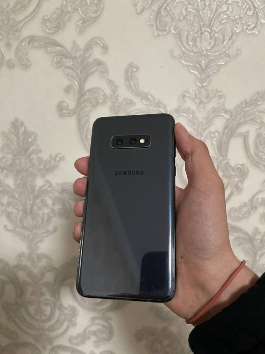 Samsung s10e qora