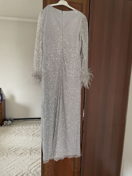 Продам новое, нарядное платье