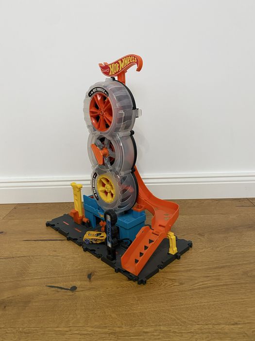 Set de joaca Hot Wheels City - Vulcanizarea Super Twist